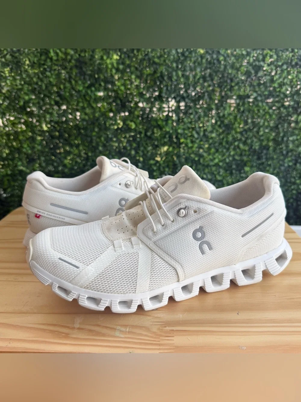 On Cloud 5 Men’s Size 10 Undyed White Sneakers